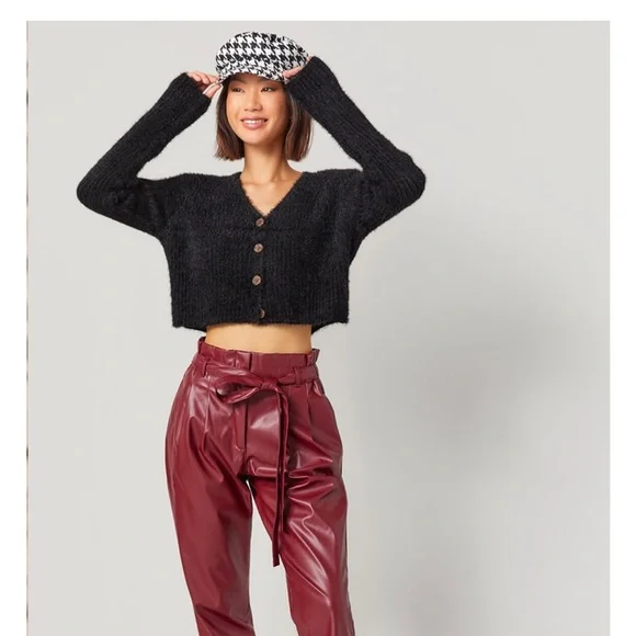 🔥 New Miami for francesca’s fuzzy cropped cardigan - Picture 2 of 7